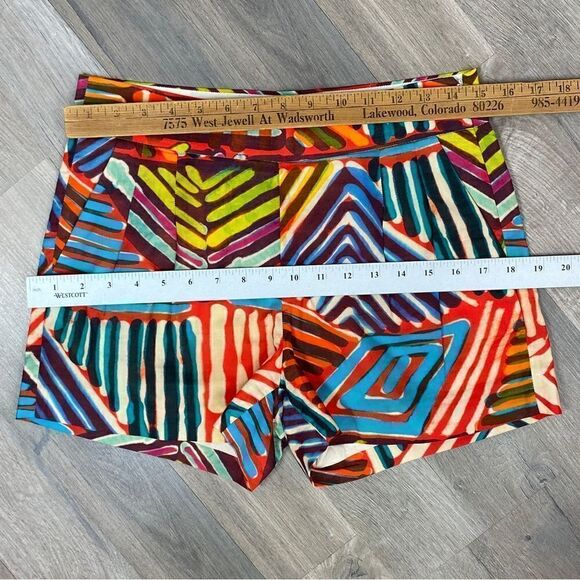 J. Crew Collection Cotton Geometric Print Pleat Chino Shorts 2 - Picture 7 of 10